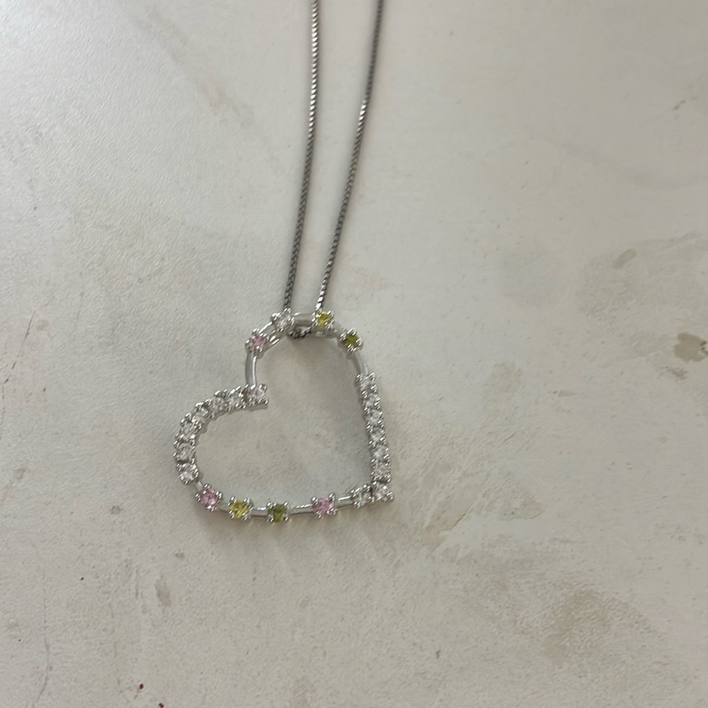 Silver heart pendant necklace